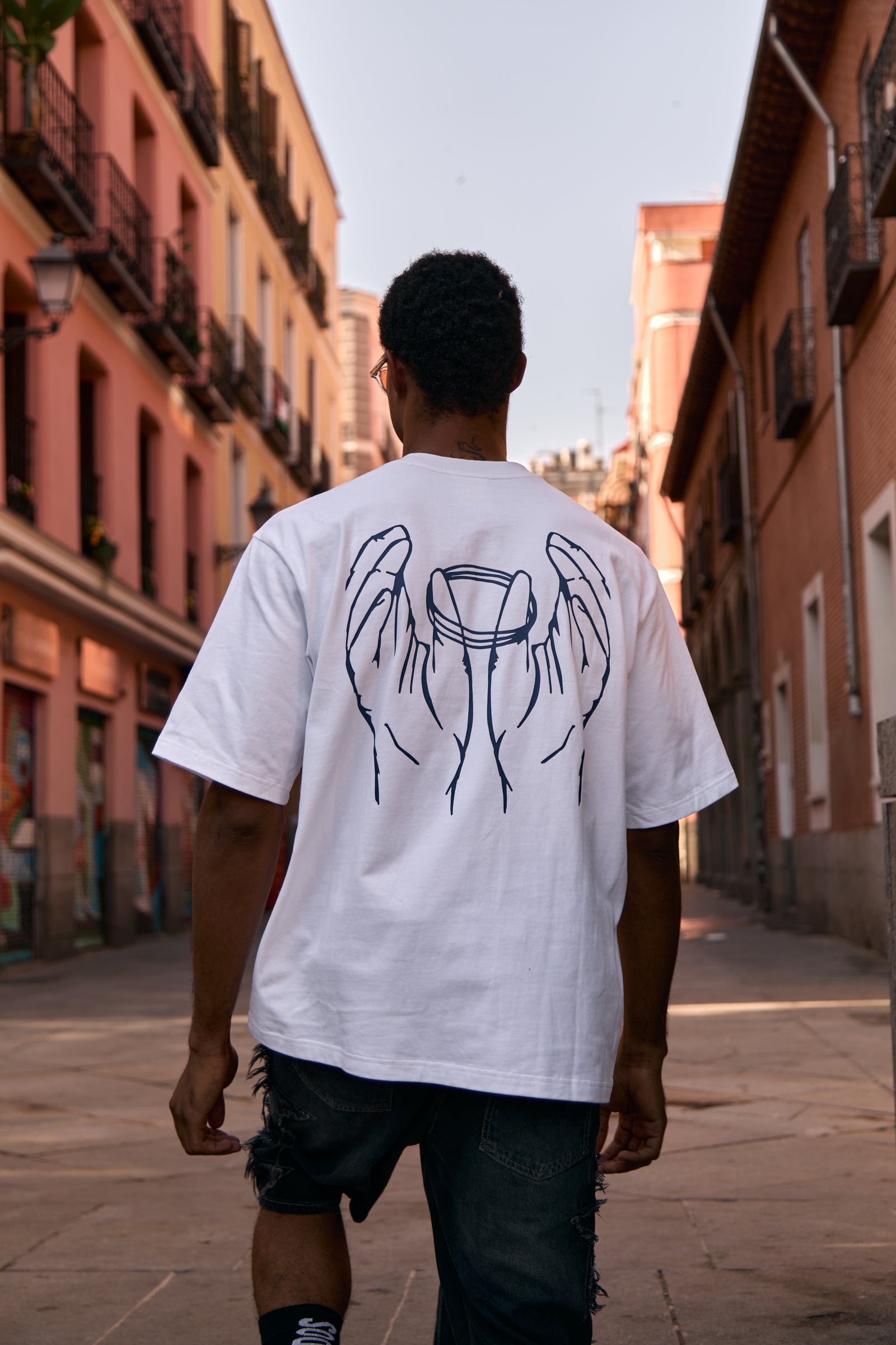 Signature Tee White (Blue backside)