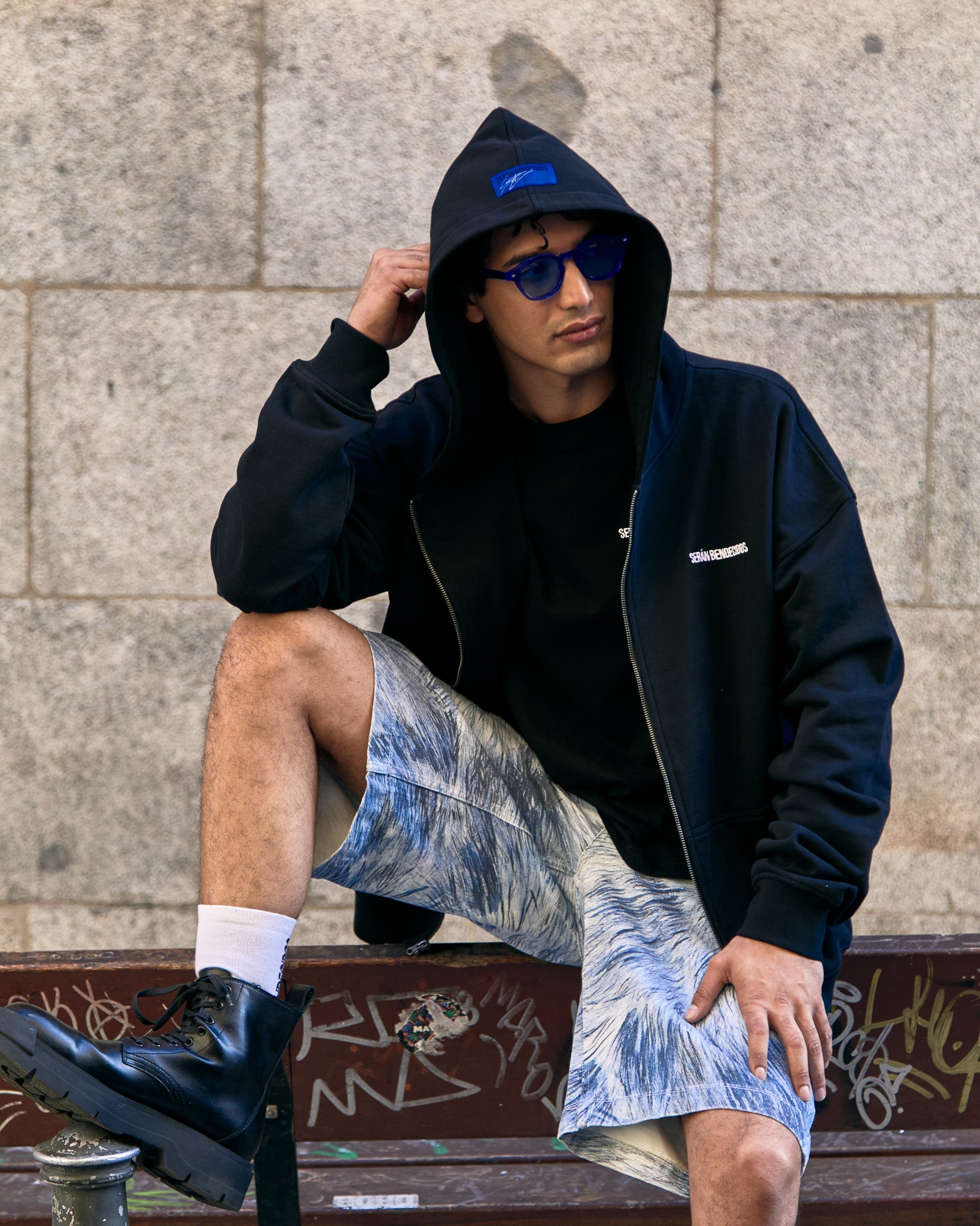 Signature Zip Hoodie Black